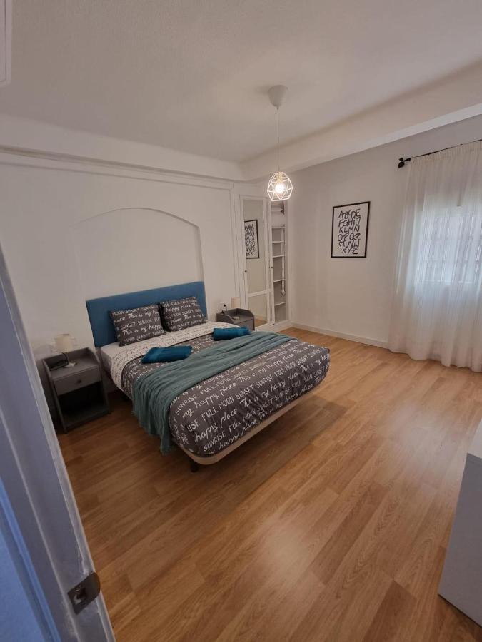 Holidays2Malaga 2 Bedroom Armengual De La Mota Close Shopping Center Luaran gambar