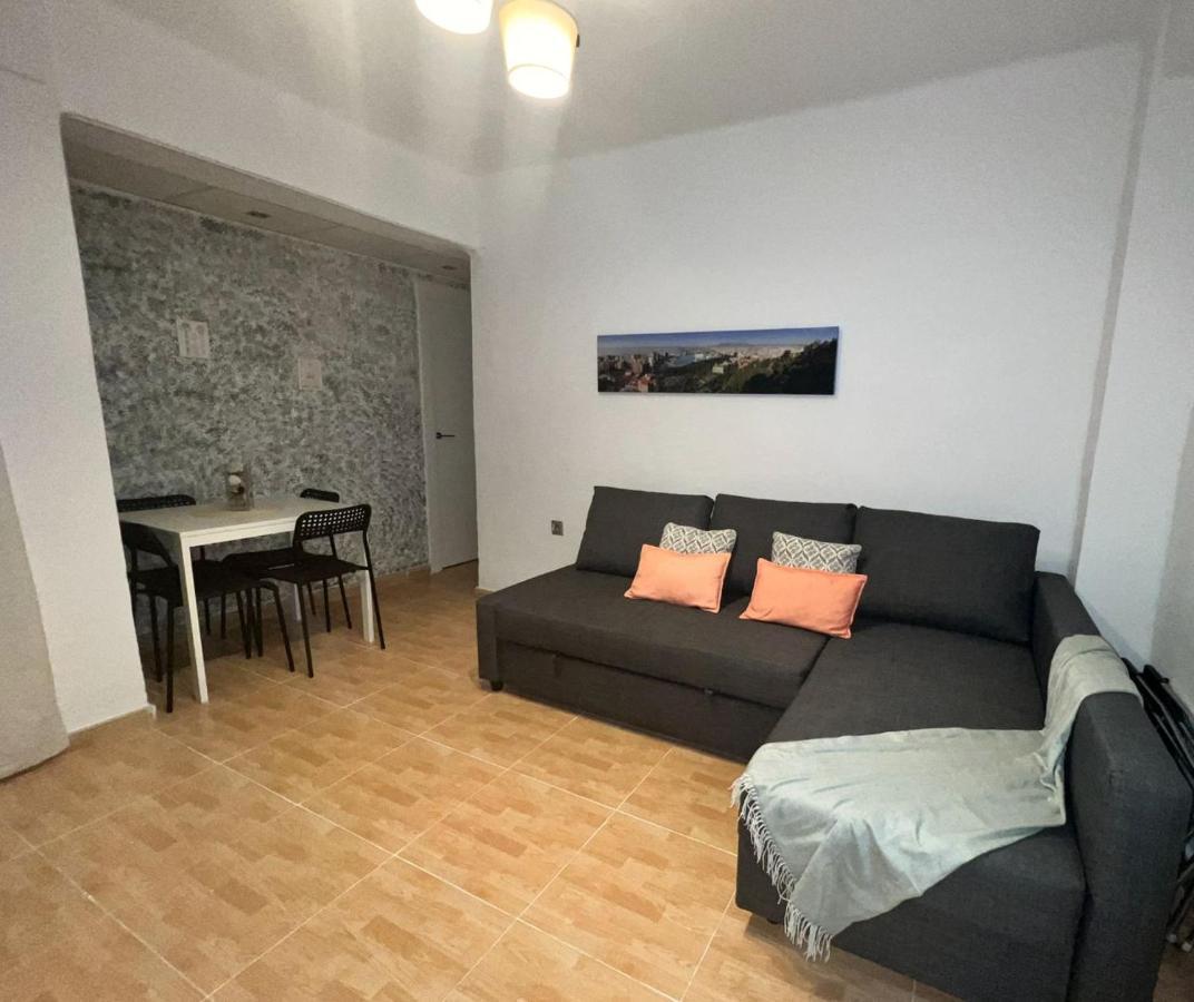 Holidays2Malaga 2 Bedroom Armengual De La Mota Close Shopping Center Luaran gambar