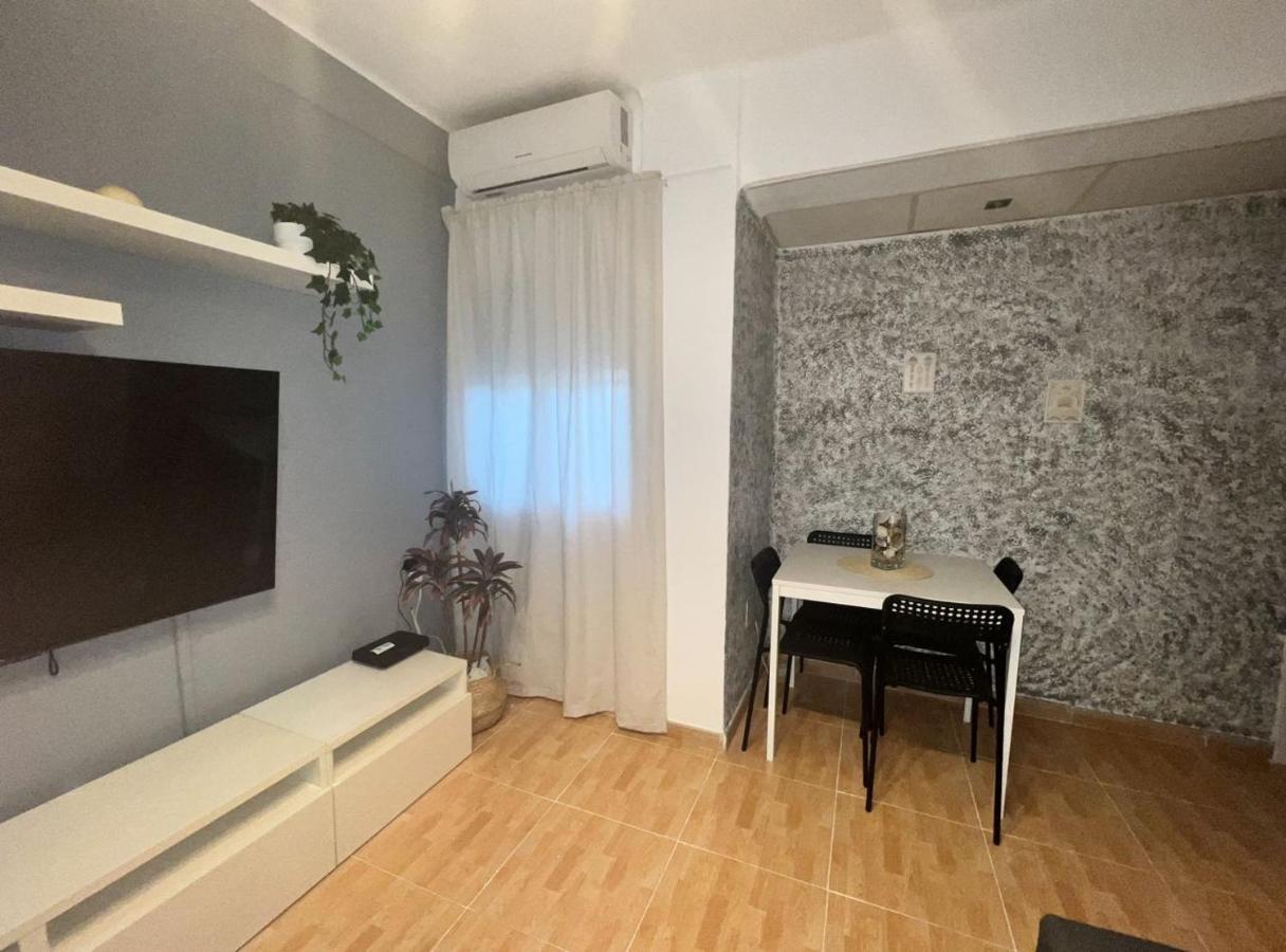 Holidays2Malaga 2 Bedroom Armengual De La Mota Close Shopping Center Luaran gambar