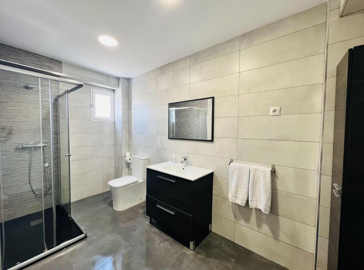Holidays2Malaga 2 Bedroom Armengual De La Mota Close Shopping Center Luaran gambar