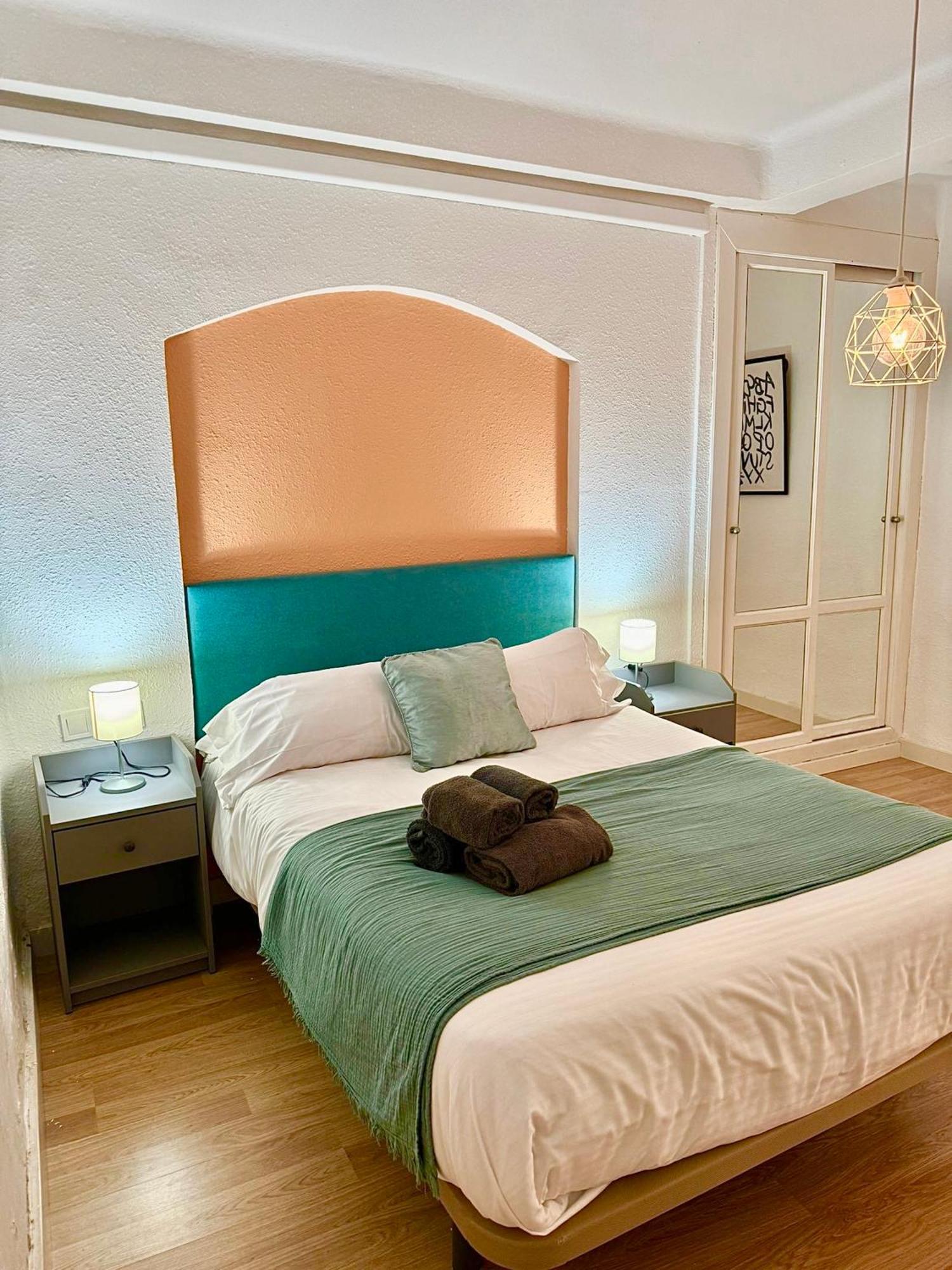Holidays2Malaga 2 Bedroom Armengual De La Mota Close Shopping Center Luaran gambar
